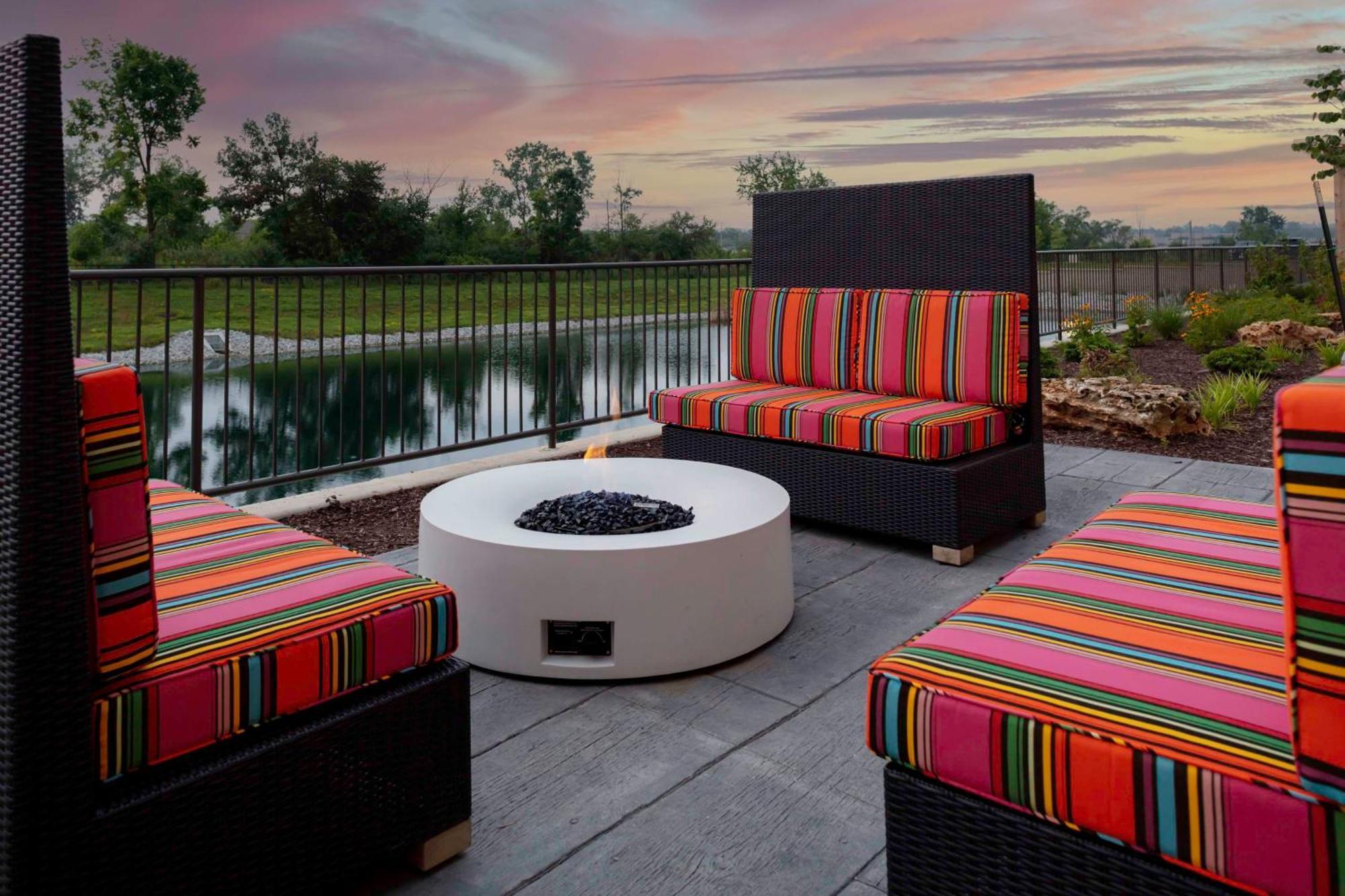 Home2 Suites By Hilton Fort Wayne North Sunnybrook Acres Екстериор снимка